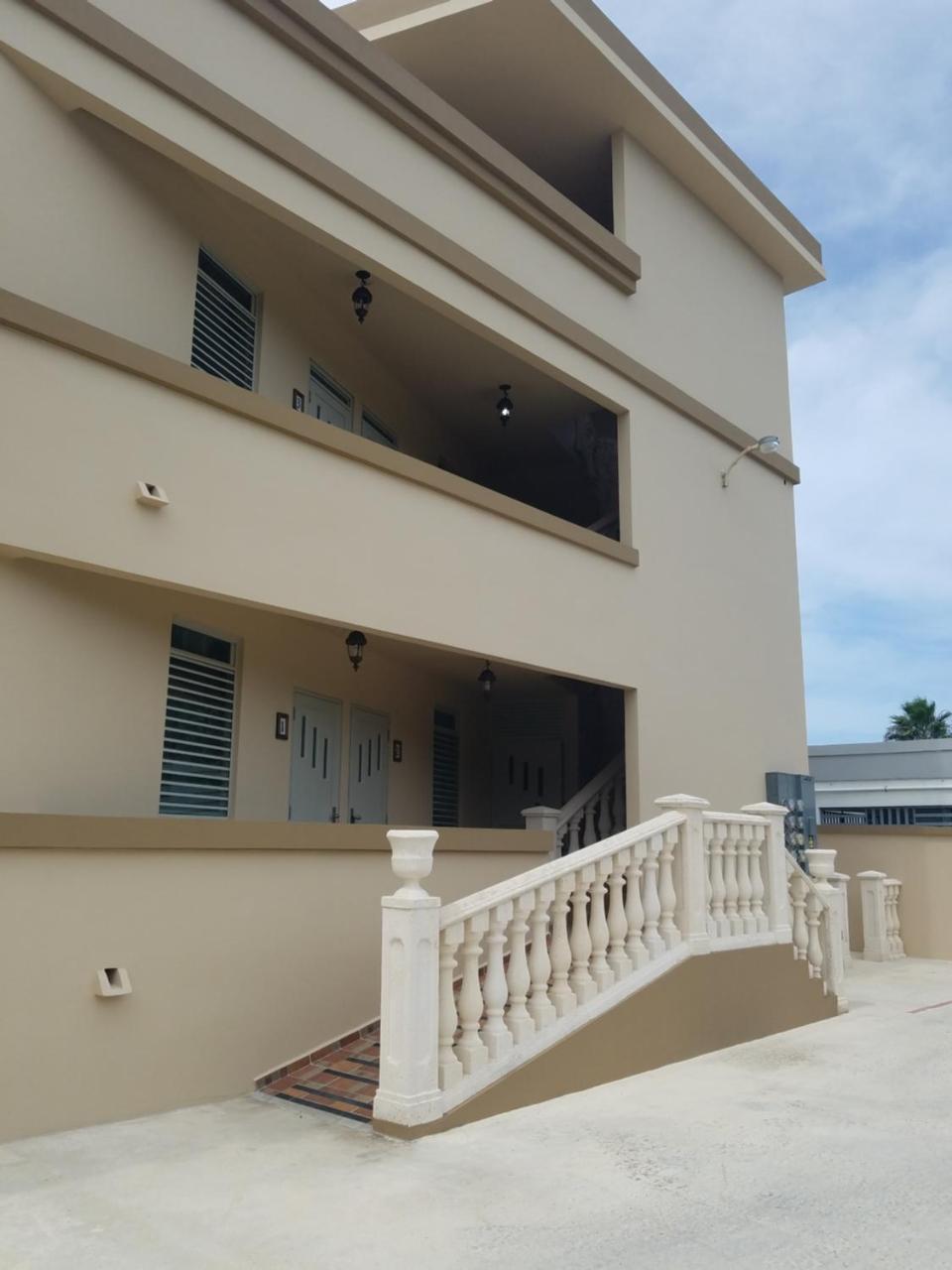 Tropical Ramey Apartments アグアディヤ エクステリア 写真